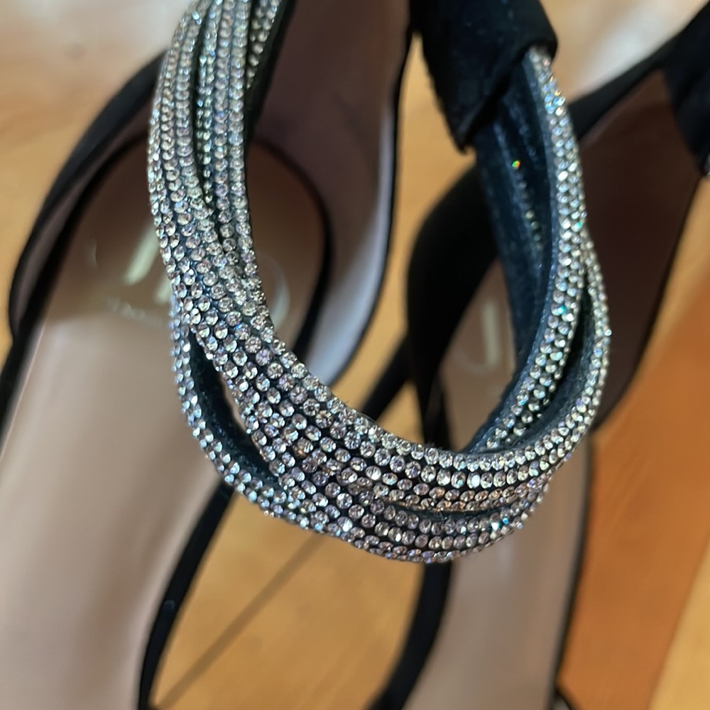 J.Lo classy heels. Worn 1x